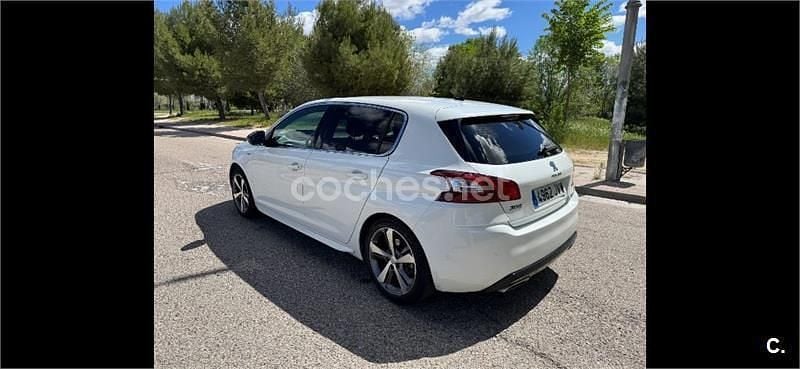 Usado Peugeot 308 GT-line 130 CV (95 kW) 2016 Blanco Berlina