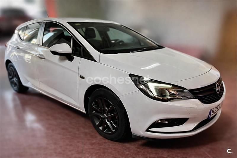 Usado Opel Astra Business 110 CV (80 kW) 2017 Blanco Berlina