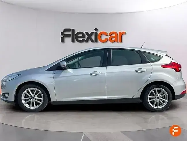 Usado Ford Focus ST-Line 125 CV (91 kW) 2017 Gris