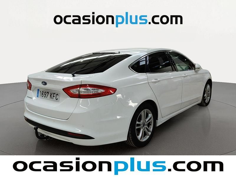 Usado Ford Mondeo Trend 125 CV (91 kW) 2017 Blanco Berlina