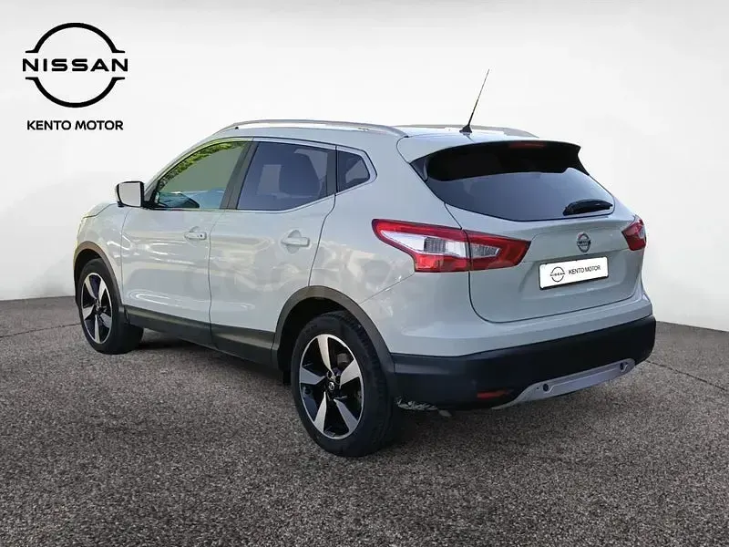 Usado Nissan Qashqai N-Connecta 115 CV (84 kW) 2016 Blanco SUV