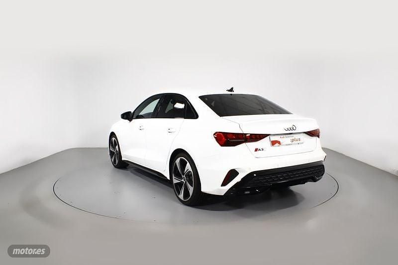 Blanco Usado 2024 Audi A3 e-tron S-Line Utilitario | 37.900 € - Imagen 1/4