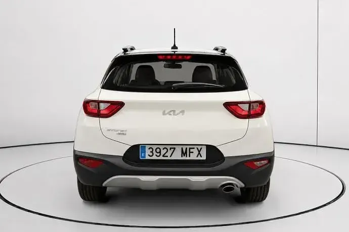 Usado Kia Stonic 101 CV (74 kW) 2023 Blanco SUV