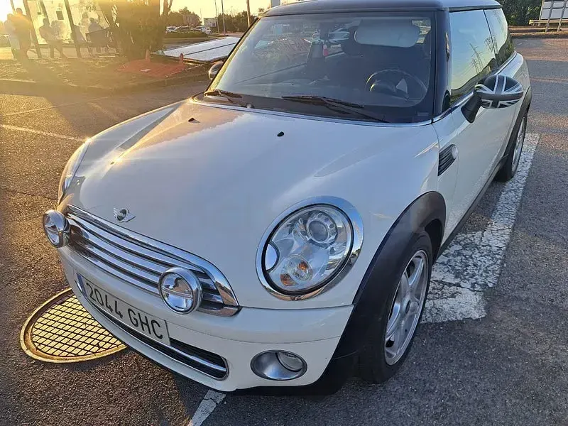 Usado Mini Cooper D 110 CV (80 kW) 2008 Beige Utilitario