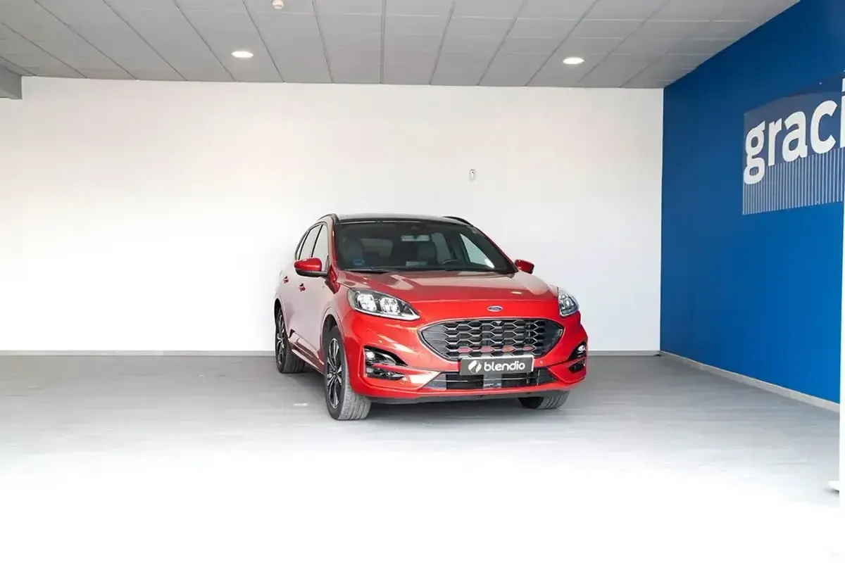 Usado Ford Kuga ST-Line X 225 CV (165 kW) 2021 Rojo SUV