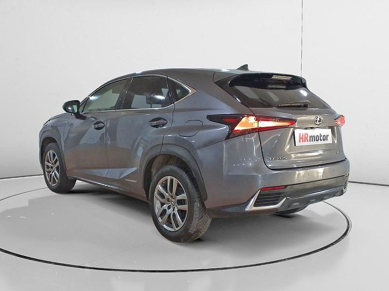 Usado Lexus NX300h Executive Line 197 CV (144 kW) 2019 Gris SUV