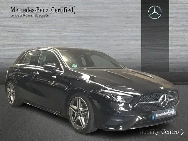 Usado Mercedes A180 116 CV (85 kW) 2024 Negro noche Berlina