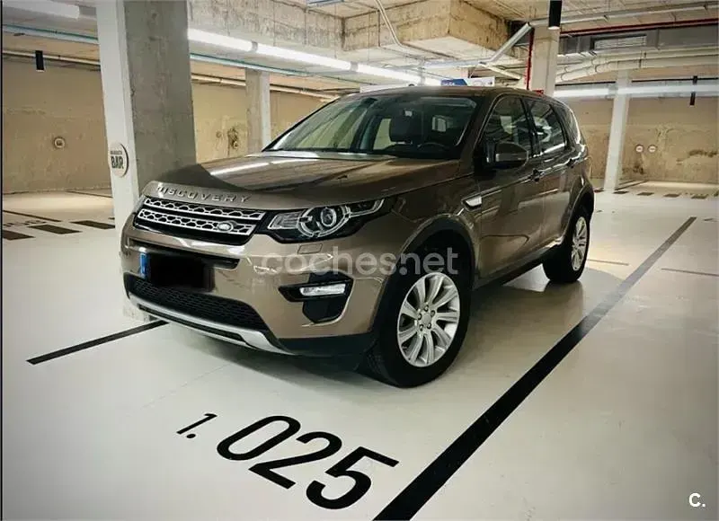 Usado Land Rover Discovery Sport HSE 190 CV (139 kW) 2015 Marrón SUV