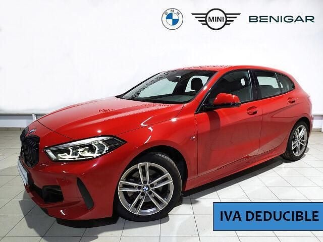 Rojo Usado 2024 BMW 118 Comfort Edition Utilitario | 31.500 € (Precio justo) - Imagen 1/4