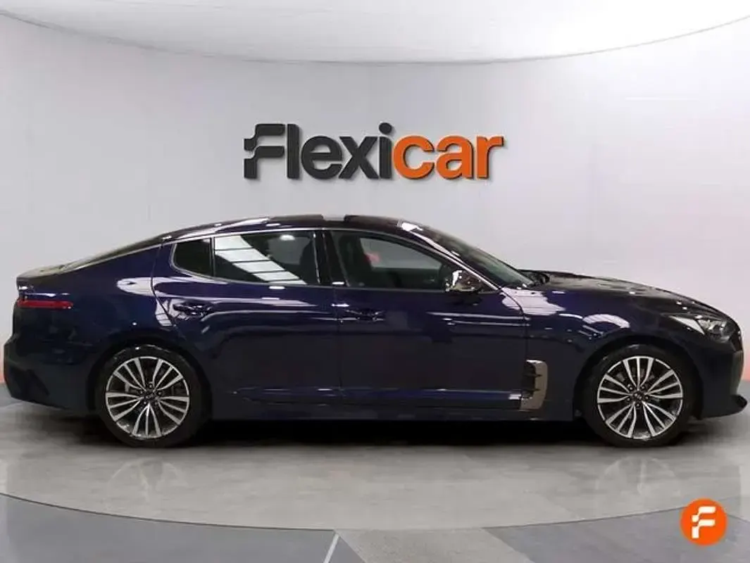 Usado Kia Stinger GT-Line 200 CV (147 kW) 2019 Azul Utilitario