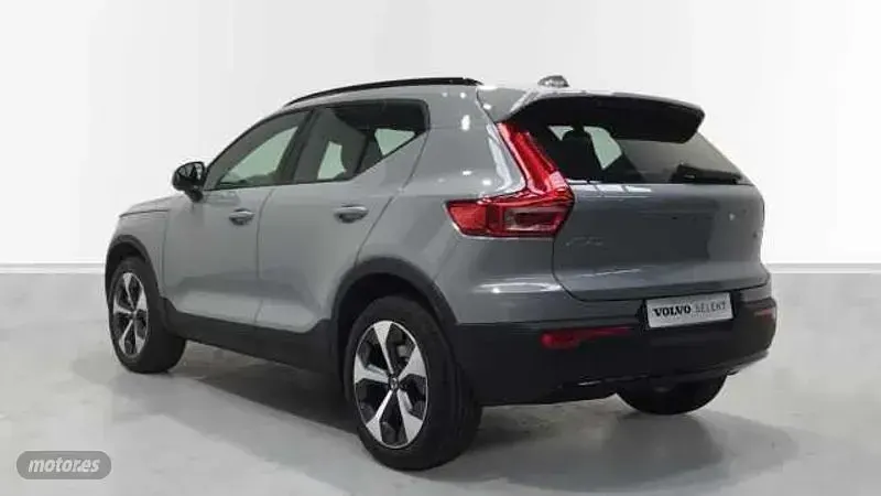 Nuevo Volvo XC40 Ultra 2026 Gris SUV
