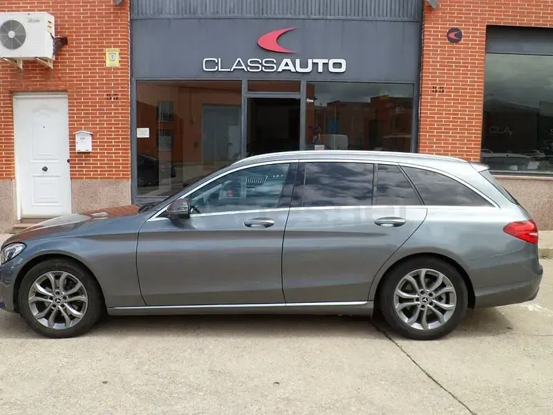 Usado Mercedes C220 170 CV (125 kW) 2017 Gris / plata Familiar