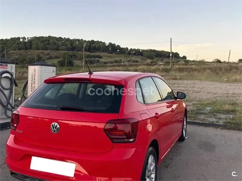 Usado VW Polo Advance 95 CV (69 kW) 2019 Rojo Utilitario