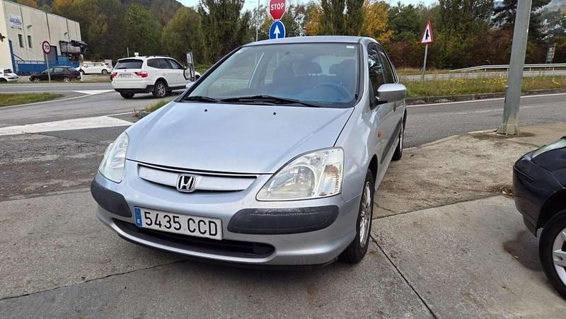 Usado Honda Civic S 99 CV (72 kW) 2003 Plateado Utilitario