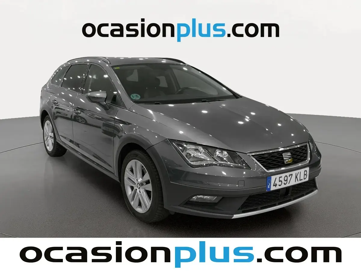 Usado Seat Leon X-Perience 4Drive 180 CV (132 kW) 2018 Gris Familiar