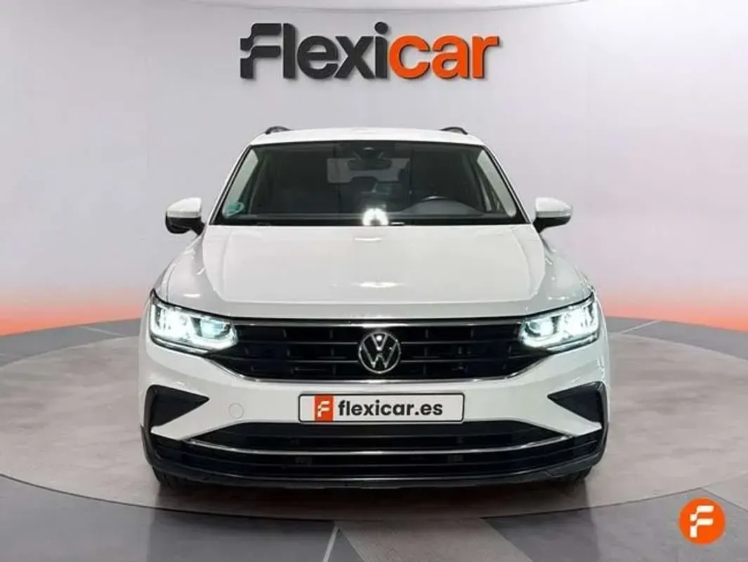 Usado VW Tiguan Life 150 CV (110 kW) 2022 Blanco SUV