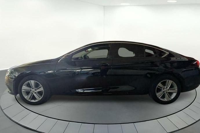 Usado Opel Insignia Edition 136 CV (100 kW) 2019 Negro Berlina