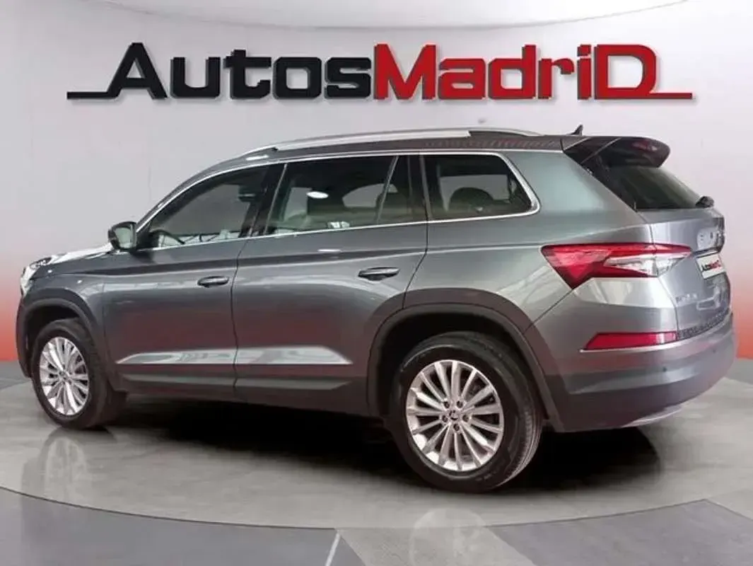 Usado Skoda Kodiaq Style 150 CV (110 kW) 2024 Gris SUV