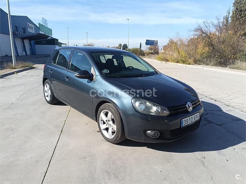 Usado VW Golf VI Advance 105 CV (77 kW) 2010 Gris / plata Utilitario