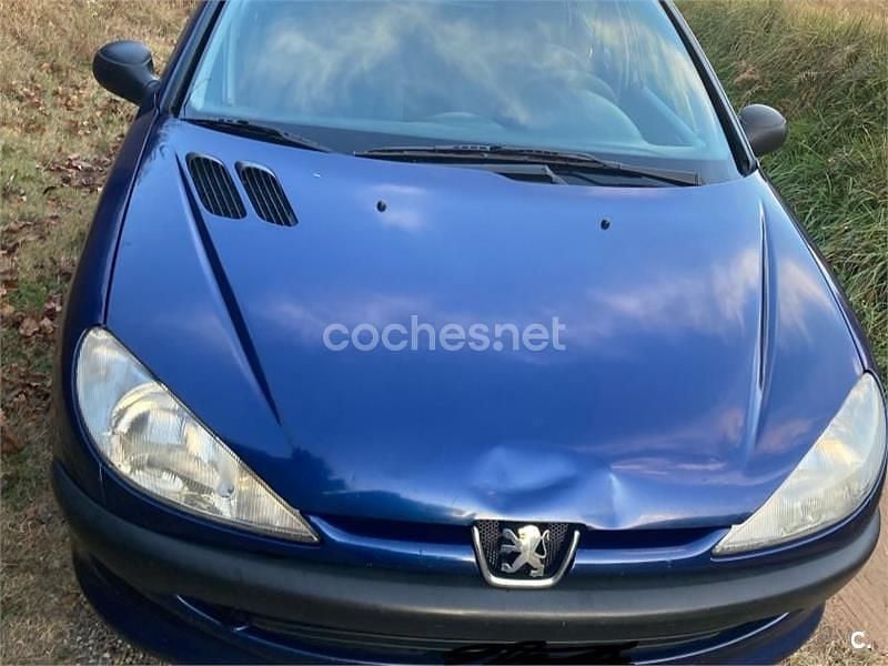 Azul Usado 2000 Peugeot 206 Berlina | 1000 € (Buen precio) - Imagen 1/4