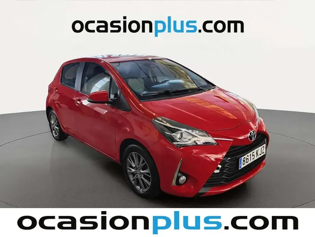 Usado Toyota Yaris Active 111 CV (81 kW) 2018 Rojo Utilitario