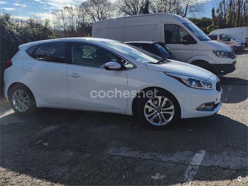 Usado Kia Ceed 100 CV (73 kW) 2015 Blanco Utilitario