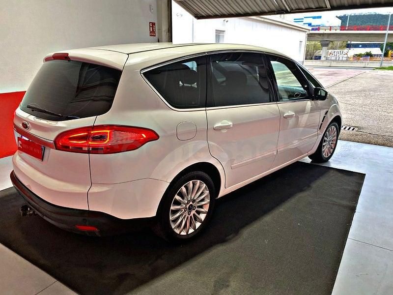 Usado Ford S-MAX Titanium 140 CV (102 kW) 2013 Blanco Monovolumen