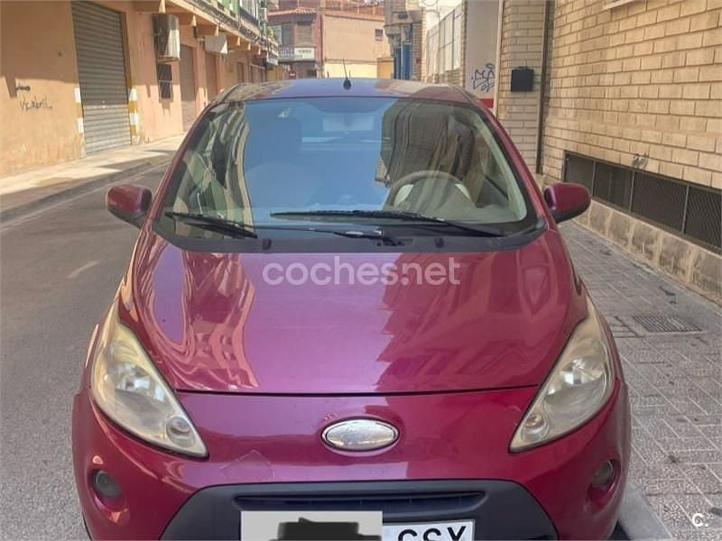 Usado Ford Ka Titanium 69 CV (50 kW) 2010 Granate Utilitario