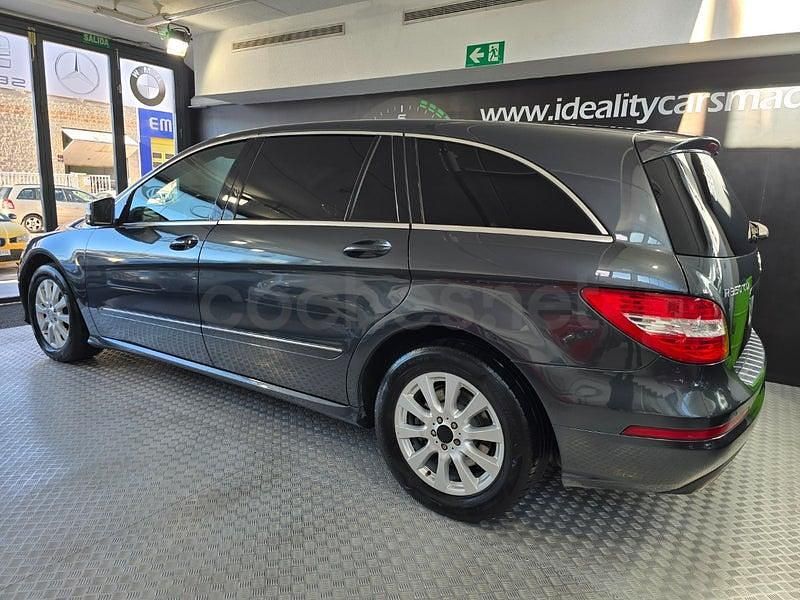 Usado Mercedes R350 265 CV (194 kW) 2011 Gris / plata Monovolumen