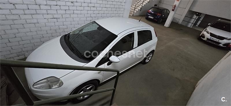 Usado Fiat Grande Punto Active 90 CV (66 kW) 2009 Blanco Utilitario