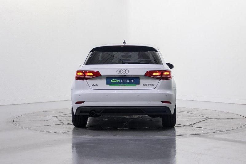 Usado Audi A3 116 CV (85 kW) 2019 Blanco Berlina