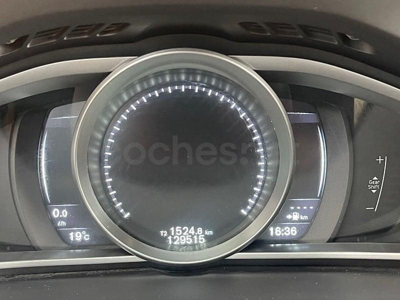 Usado Volvo V40 Momentum 120 CV (88 kW) 2015 Blanco Berlina