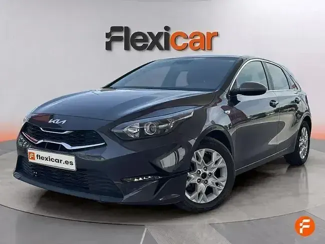 Usado Kia Ceed 136 CV (100 kW) 2023 Gris Utilitario
