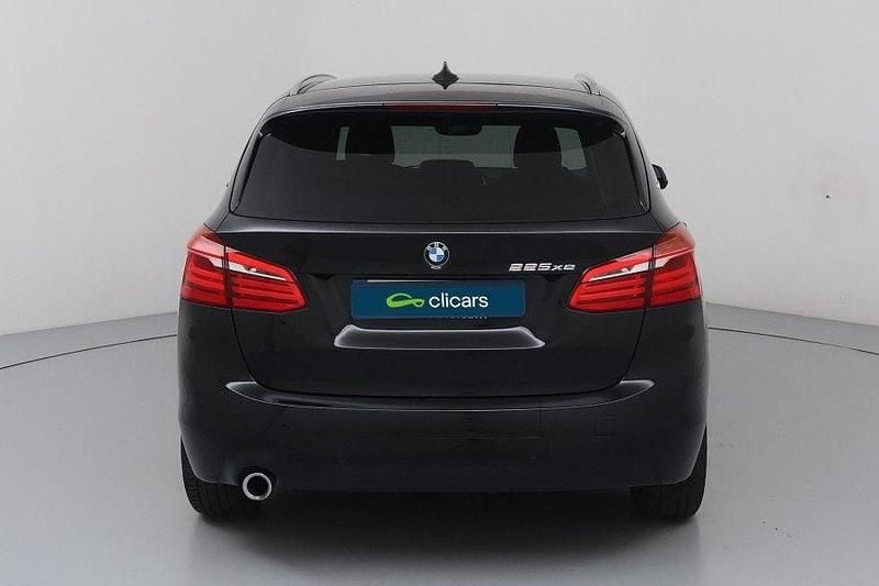 Usado BMW 225 Active Tourer iPerformance 224 CV (164 kW) 2018 Monovolumen