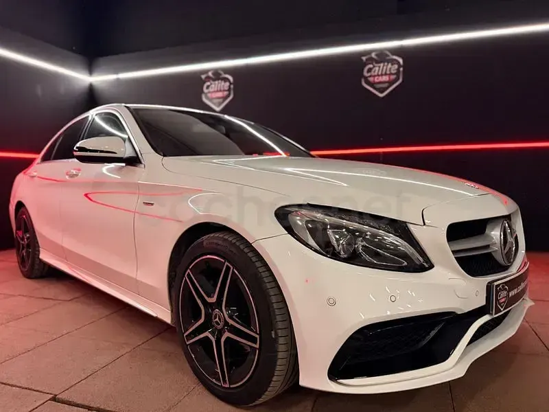 Usado Mercedes C220 AMG line 170 CV (125 kW) 2016 Blanco Berlina