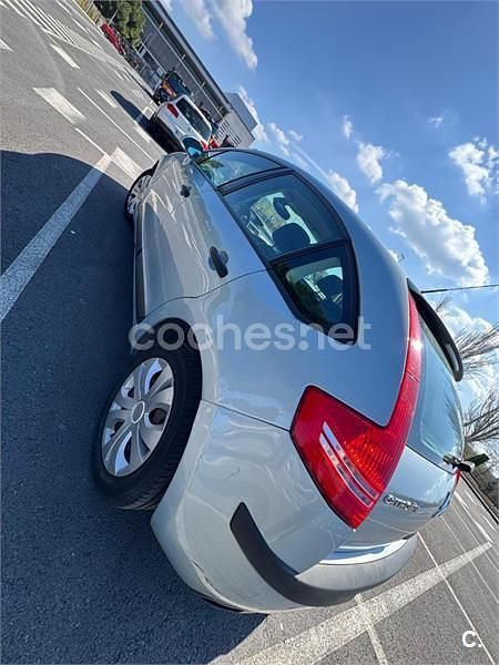 Usado Citroën C4 110 CV (80 kW) 2005 Azul Berlina