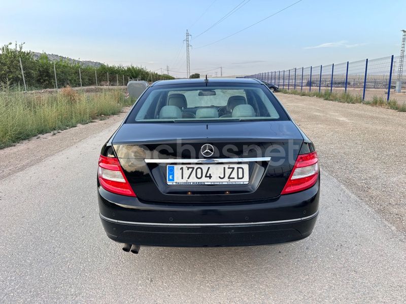 Usado Mercedes C180 Avantgarde 156 CV (114 kW) 2010 Azul Berlina
