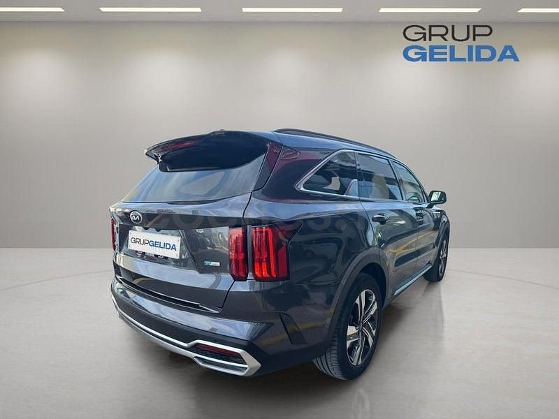 Usado Kia Sorento 265 CV (194 kW) 2021 Gris / plata SUV