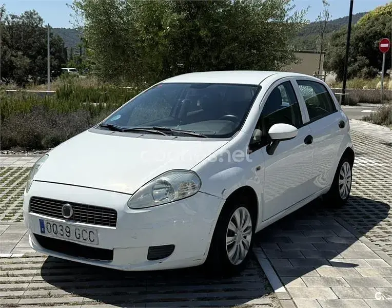 Usado Fiat Grande Punto Dynamic 77 CV (56 kW) 2008 Blanco Utilitario