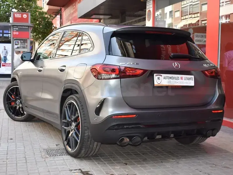 Usado Mercedes GLA45 AMG 421 CV (309 kW) 2021 Gris / plata SUV