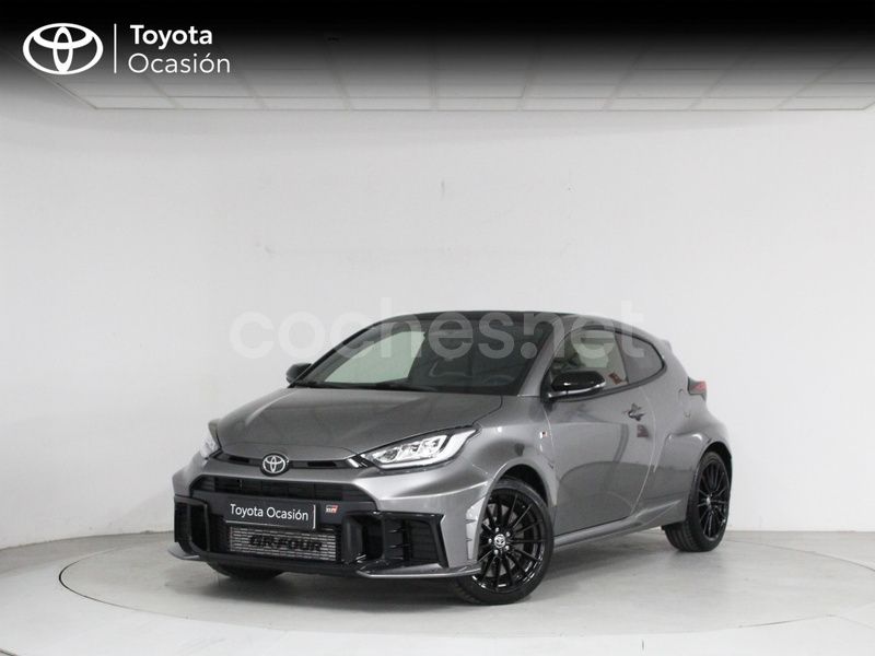 Gris Usado 2024 Toyota Yaris Utilitario | 48.490 € - Imagen 1/4