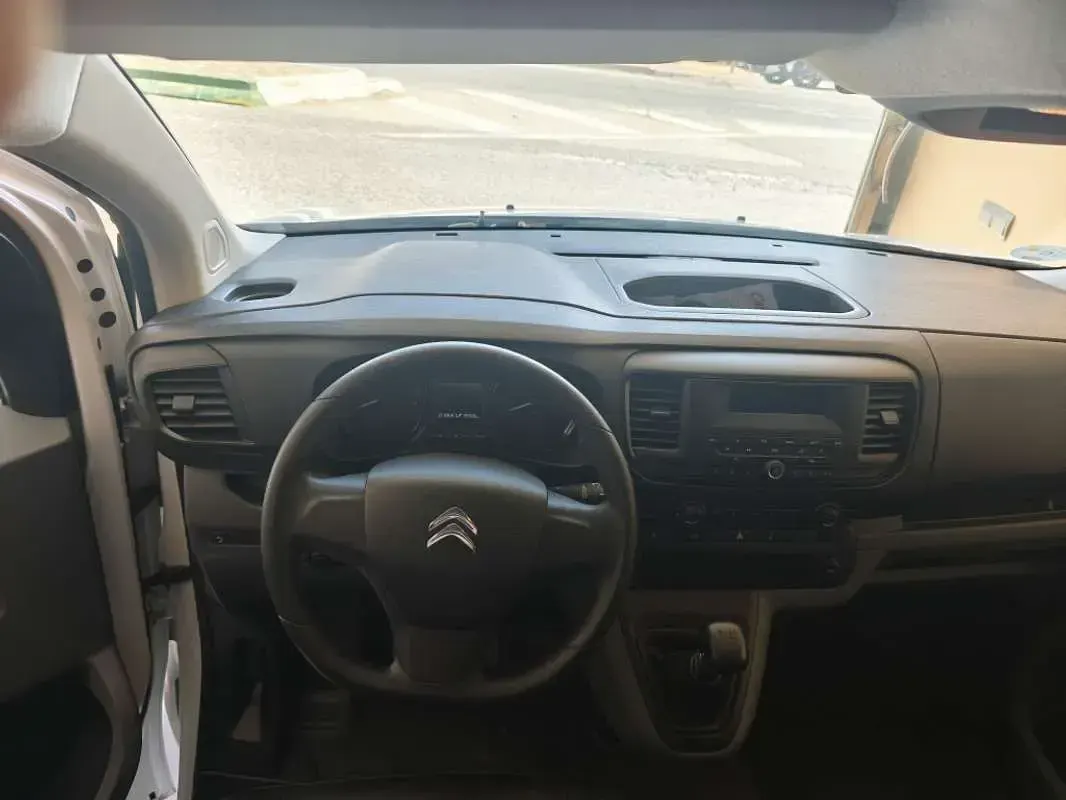 Usado Citroën Jumpy Comfort 120 CV (88 kW) 2021 Blanco Monovolumen