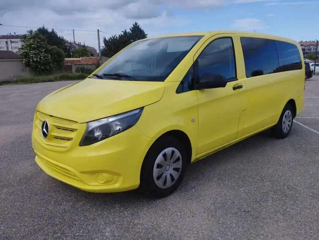 Usado Mercedes Vito 88 CV (64 kW) 2017 Amarillo Van
