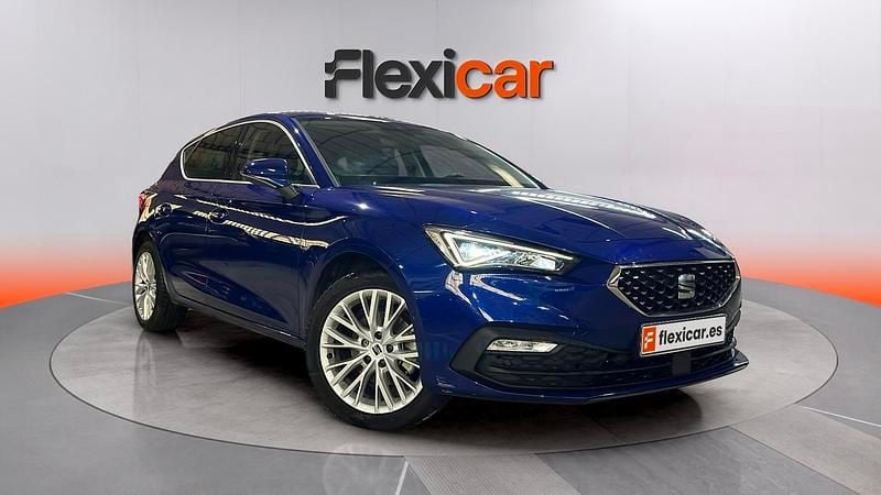 Usado Seat Leon XCELLENCE 150 CV (110 kW) 2021 Azul Berlina