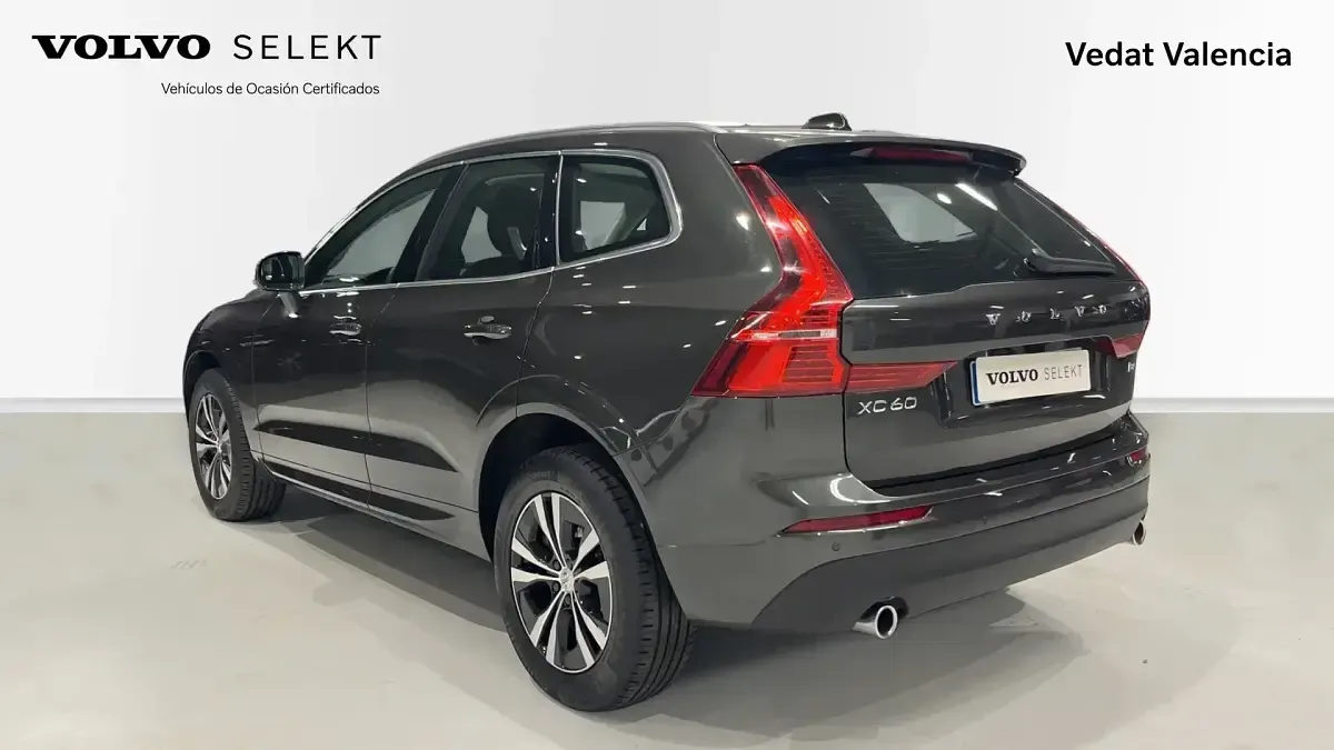 Usado Volvo XC60 Momentum 197 CV (144 kW) 2021 Gris SUV