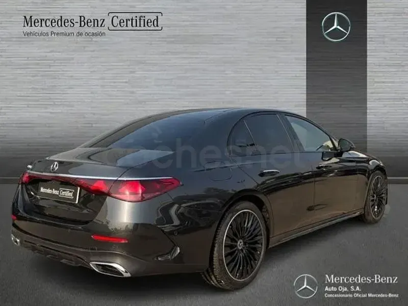 Usado Mercedes E220 197 CV (144 kW) 2025 Gris / plata Berlina