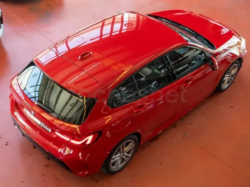 Usado BMW 118 M Sport 136 CV (100 kW) 2021 Rojo Utilitario