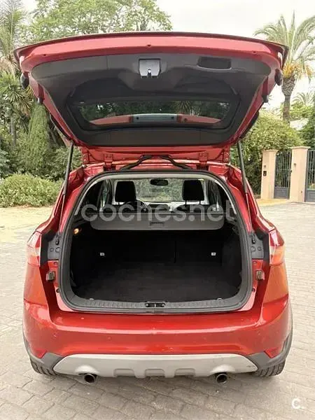 Usado Ford Kuga Titanium 136 CV (100 kW) 2008 Rojo SUV