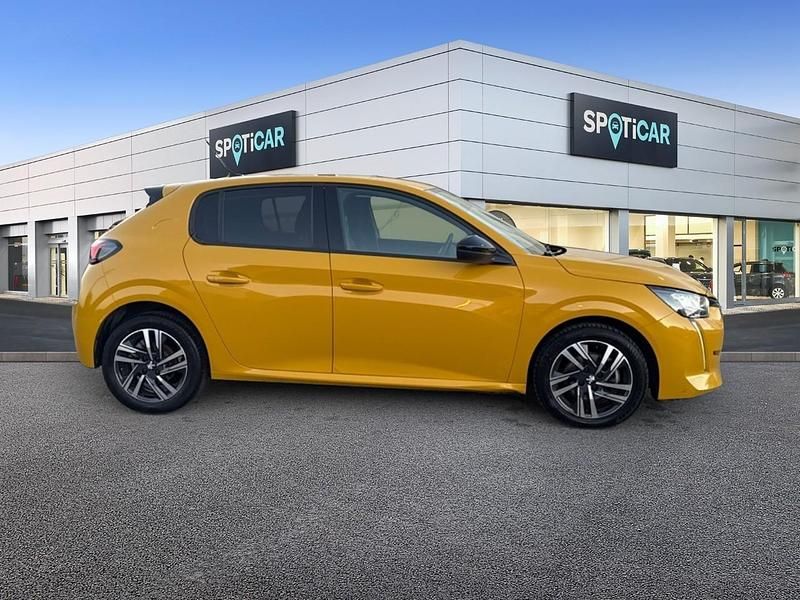 Usado Peugeot 208 Allure 101 CV (74 kW) 2023 Amarillo Utilitario