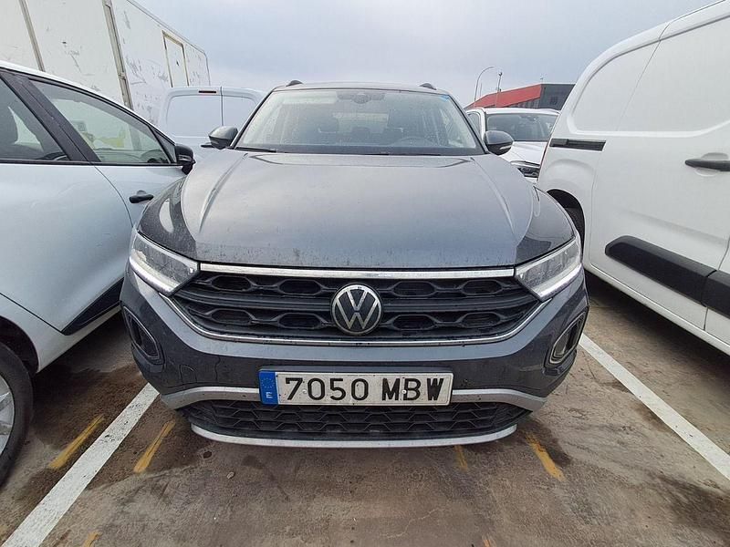 Usado VW T-Roc Life 116 CV (85 kW) 2022 Gris SUV